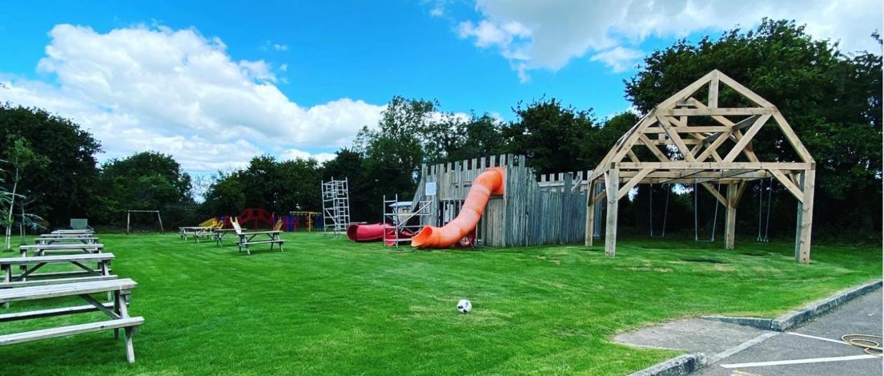 Three Horseshoes Country Inn Barry Exterior foto