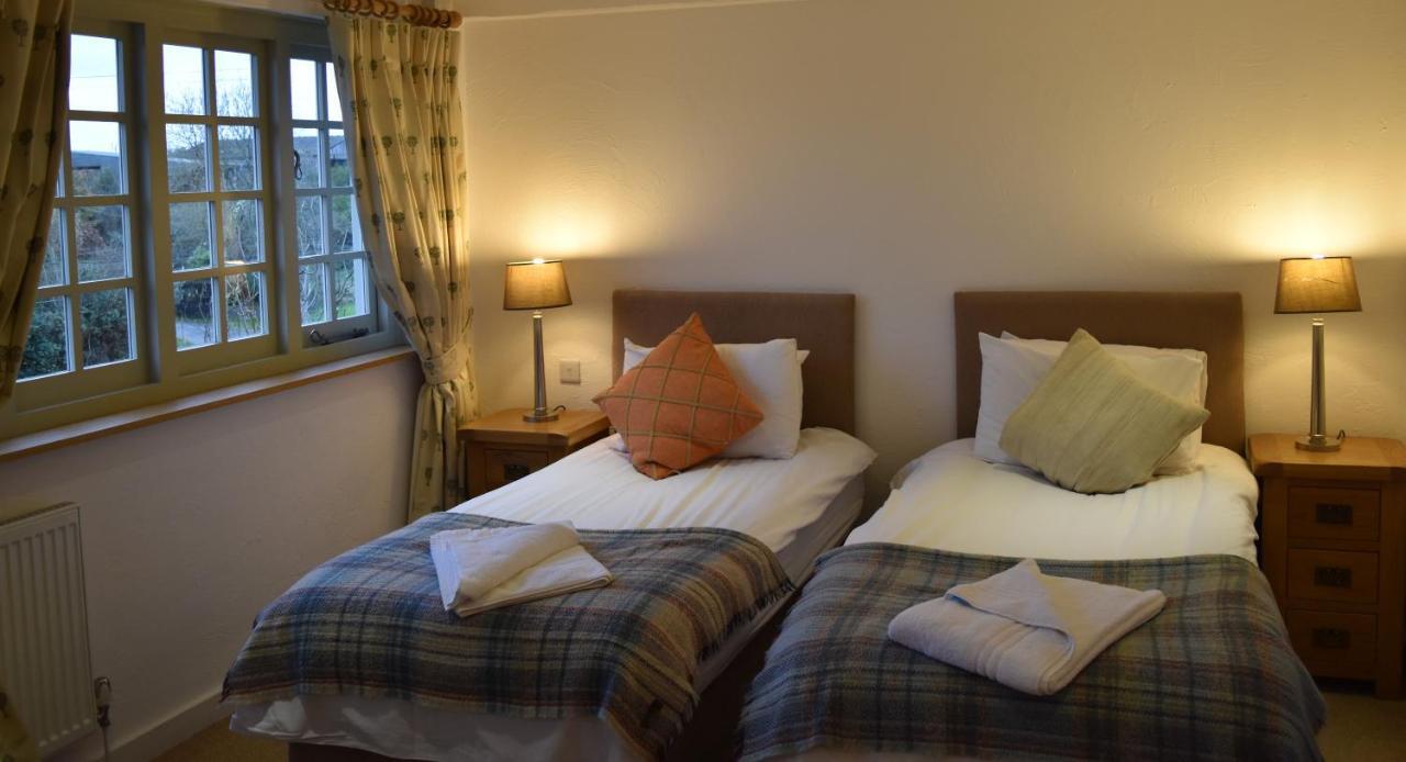 Three Horseshoes Country Inn Barry Exterior foto